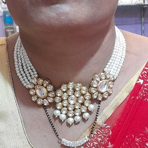 White Kundan & Pearl's Nack Pec.