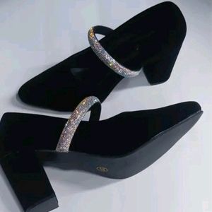 6605 velvet Heels