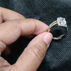 Adjustable Oval Shaped Diamond Stone Embedded Ring