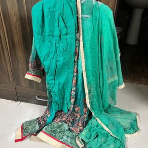 New Pakistani Style Green Suit With Duppata&pant