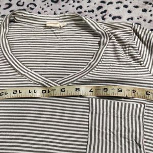 women white and Grey striped T shirt