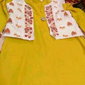 Women Kurta With Half Jacket