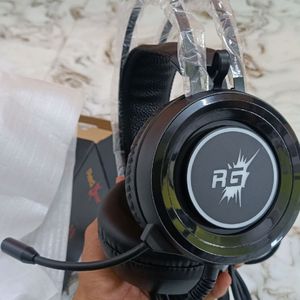 BRAND NEW READGEAR GAMING RGB HEADPHONE WITH BOX