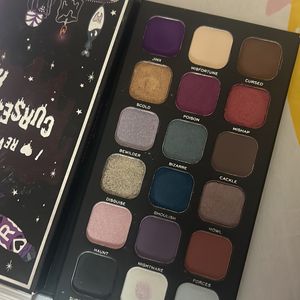 I Love ❤️ Revolution Cursed And Hexes Eyeshadow