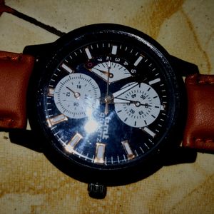 New Quartz Watch With Leather