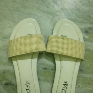 Very Cute White Sandals With Cream Crystals