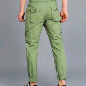 Men cargo pant looking