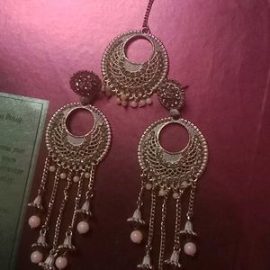 Jhumka With Maang Tikka