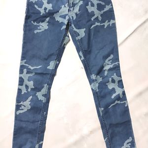 28 Waist Jeans