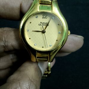 NEW NO USED 23.GOLD PLATETED HMT WATER RESISTANT WATCH FOR GIRLS & WOMAN'S.