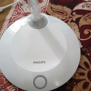 Brand New Phillips Lamp