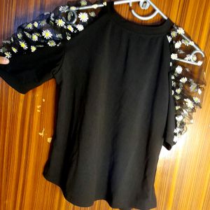 Dandelion Netted Puff Sleeve Top