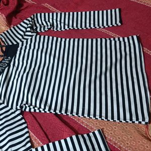 Like New Black & White Linning Top