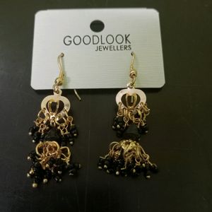 Beautiful Black And Golden Earing