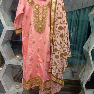 Beutiful Embroidery Kurta With Dupatta