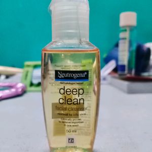 Neutrogena Deep Clean Facial Cleanser