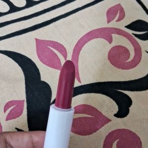 Sivanna Colors And Myglamm Pop Lipstick