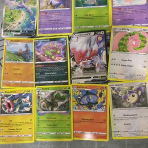 12 Pokemon Cards