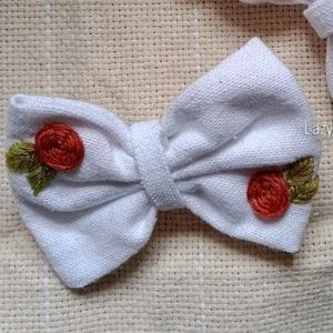 Hand Embroidered Bow Clips