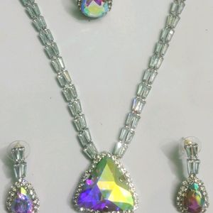 Glowing Triangle Glass Stone Jewellery Set