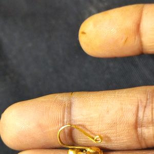 GOLD STONE DIAMOND PRESSED NOSE PIN