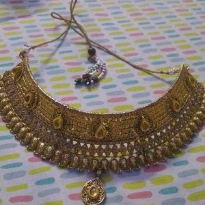 Necklace Set With Earrings And Maangtika