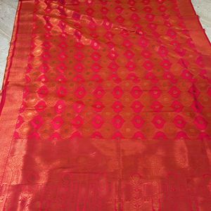 Beautiful Banarsi Saree With Blouse!