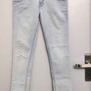 PRICE DROP | Light Wash Cute Skinny Fit Jeans