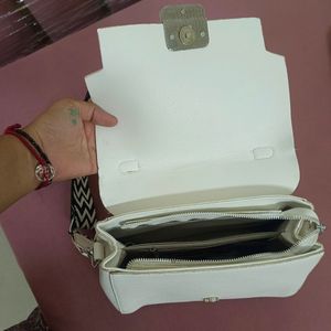 Beautiful White Hand Bag.