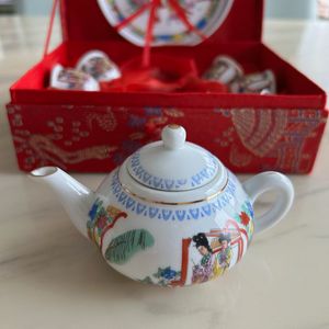 Vintage Mini Chinese Tea Set!