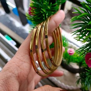 Combo Of Bangles ( 4 Pairs )