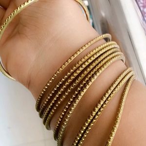 Set Of 4 Combo Bangles