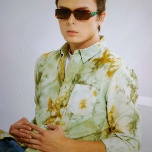 Men Slim Fit Printed Button Down Collar Shirt