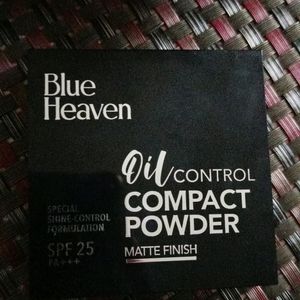 Blue Heaven Oil Free Compact Powder