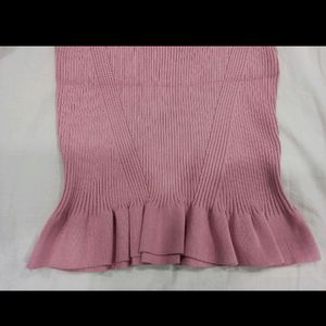 Sleeveless Bodyfit Ribbed V Neck Top