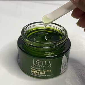 Lotus Botanical Night Gel For Face