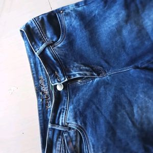 Knee Lenght Jeans