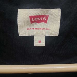 Black Tshirt size M from Levis