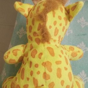 Giraffe Plushie Toy 🧸