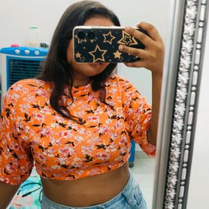 Trendy CropTee🍁(Thrifted)🌷SALE🌷