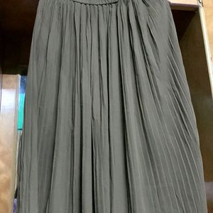 Pleated Skirt Slightly Imperfection