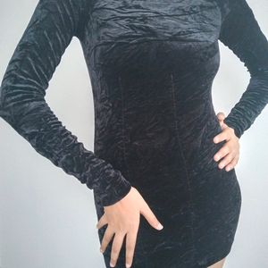 Hot Black Dress ..New..mid Dres