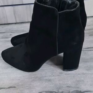 BLACK PARTY BOOTS