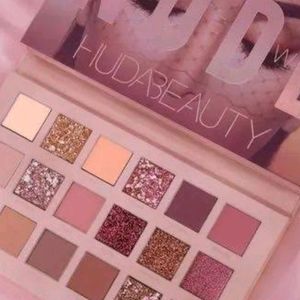 Nude Huda Beauty Eye Shadow Palate