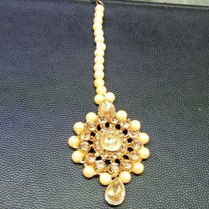 Golden Neck Set With Moti Work