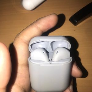 1 Pair Earbuds