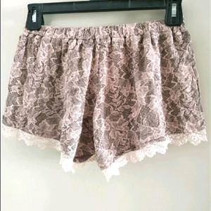 Beautiful Short With Nice Lace Detailing