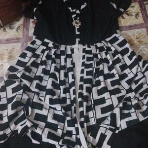 Black And White Geometric Print Top