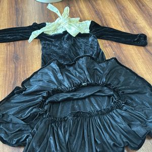 Black velvet dress for 6-8yrs