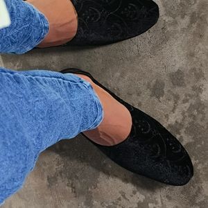 Black Shoe